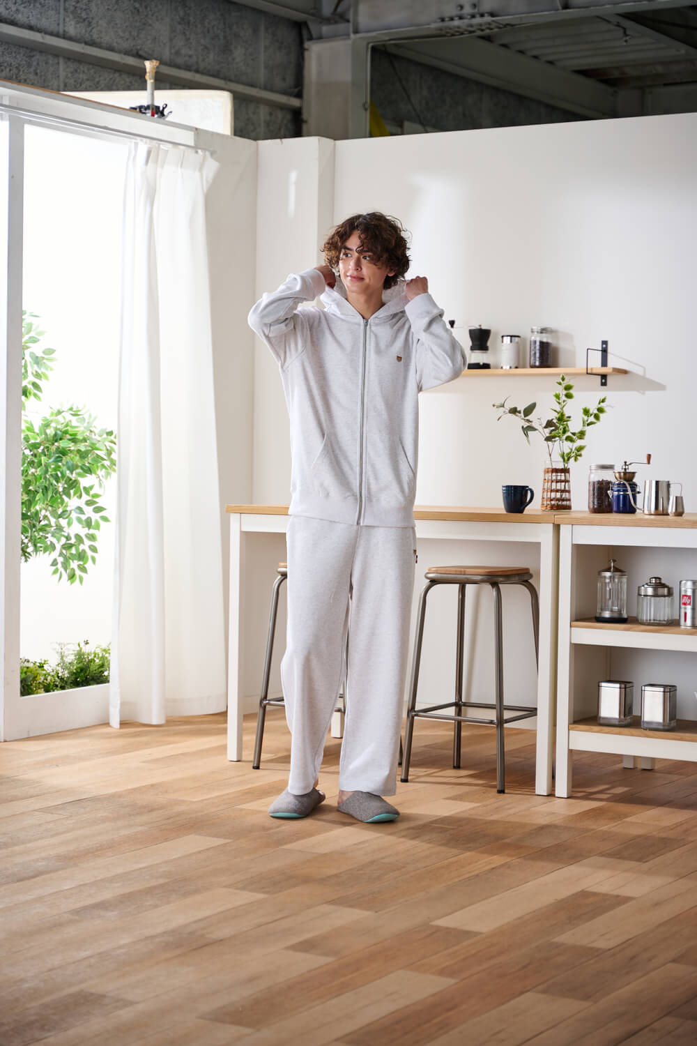 hoodie ルームウェアの着用イメージ